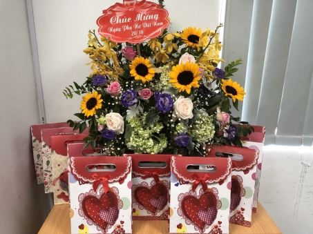 Chúc mừng ngày Phụ nữ Việt Nam tại Hùng Dương